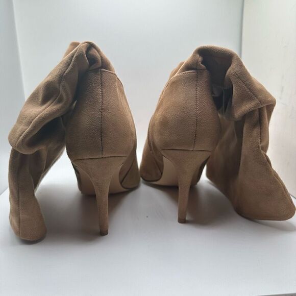 CUSHIONAIRE Women's scrunch heel boot with +Memory Foam 8 TAN - Picture 4 of 7